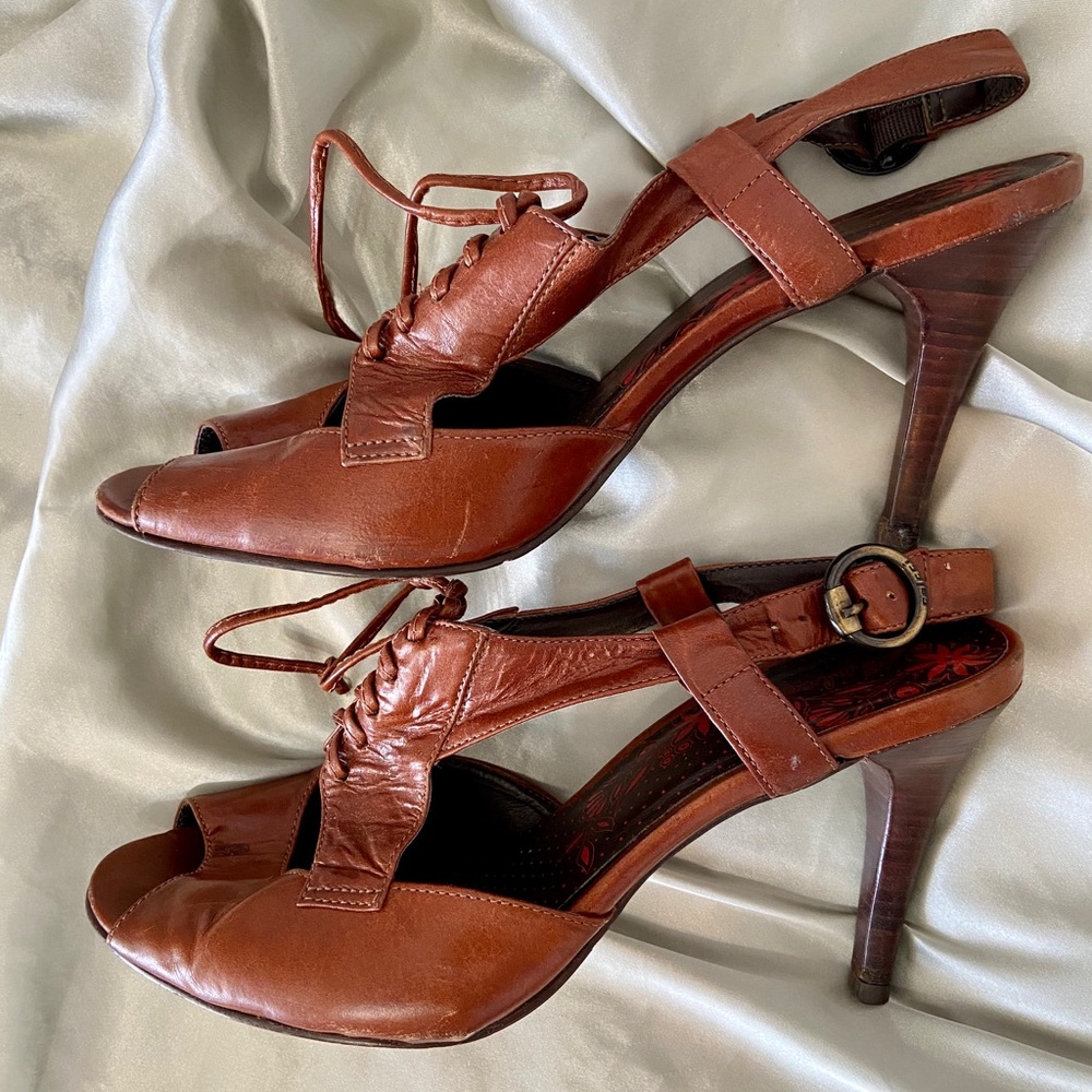 Vintage leather tie heels